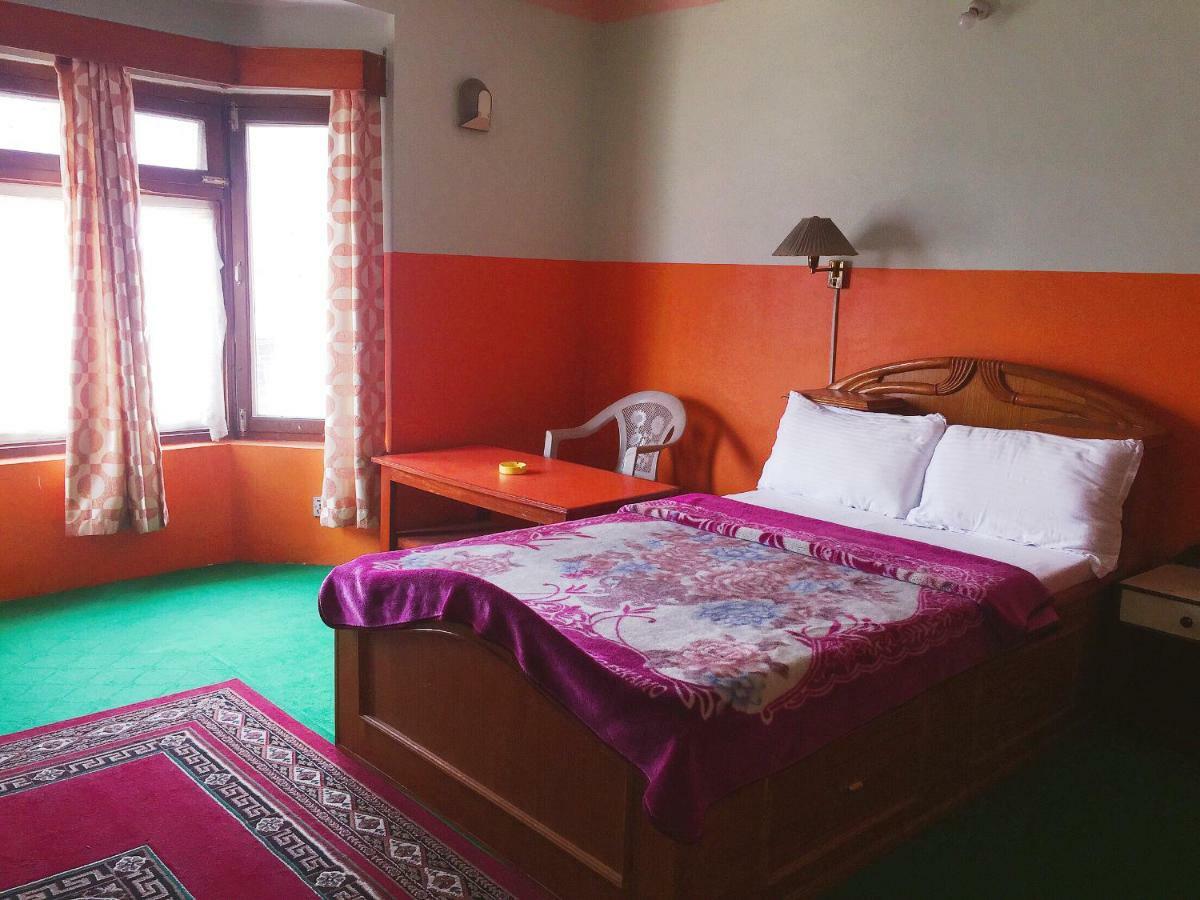 Hotel Mount Heaven Pokhara Buitenkant foto